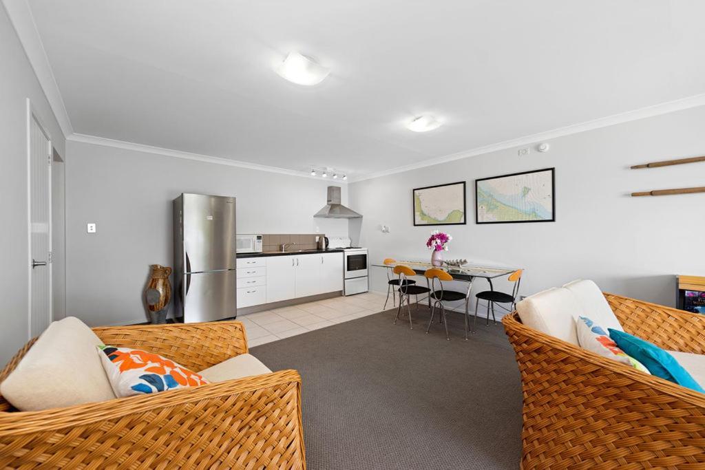 The Sandcastle - Papamoa Holiday Apartment Exterior photo